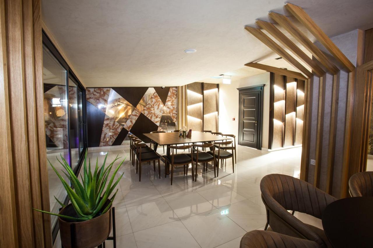 Hotel Sky Gevgelija Exteriér fotografie The interior of the hotel