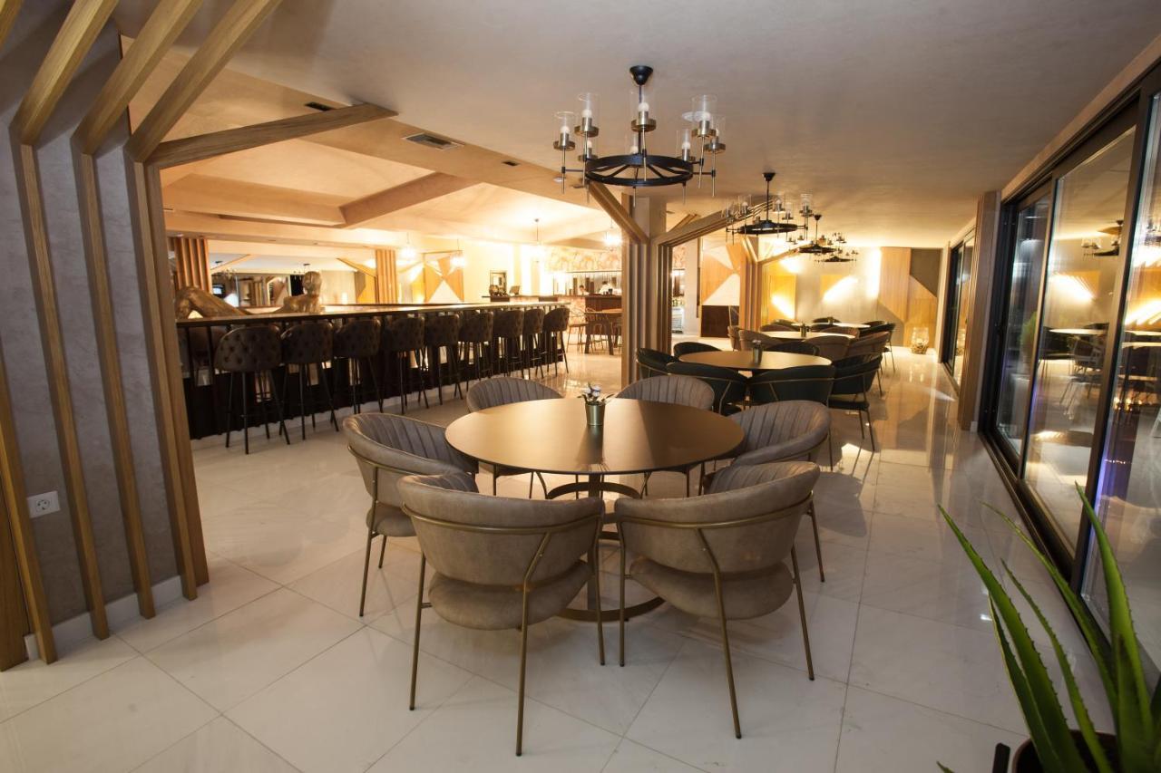 Hotel Sky Gevgelija Exteriér fotografie The lounge at the airport