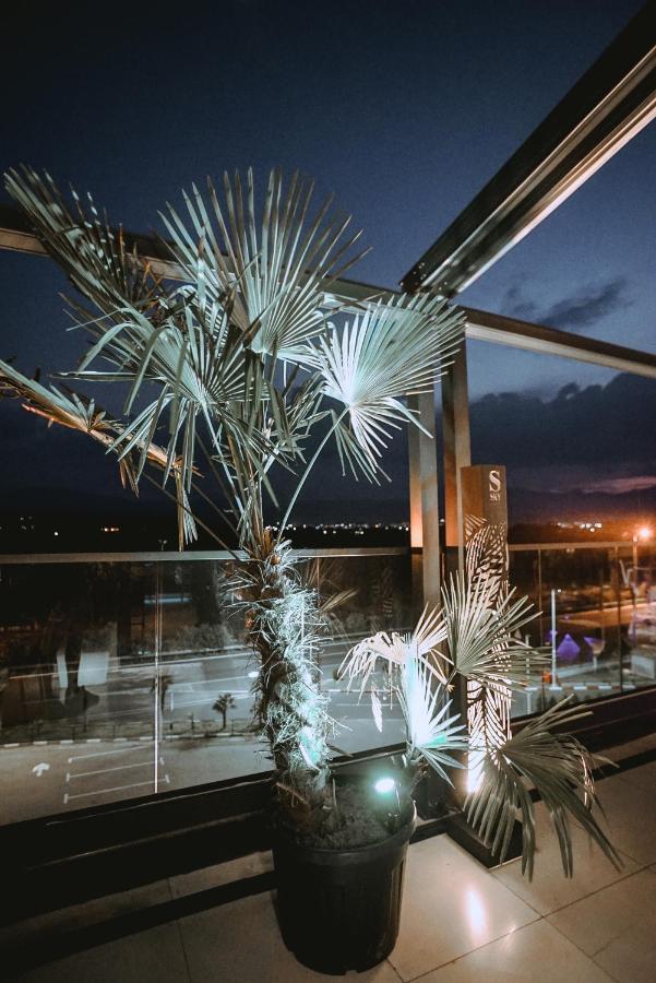 Hotel Sky Gevgelija Exteriér fotografie The Palm