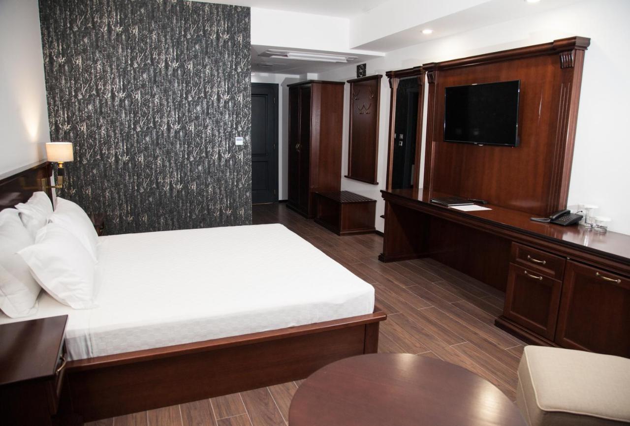 Hotel Sky Gevgelija Exteriér fotografie A room at the hotel