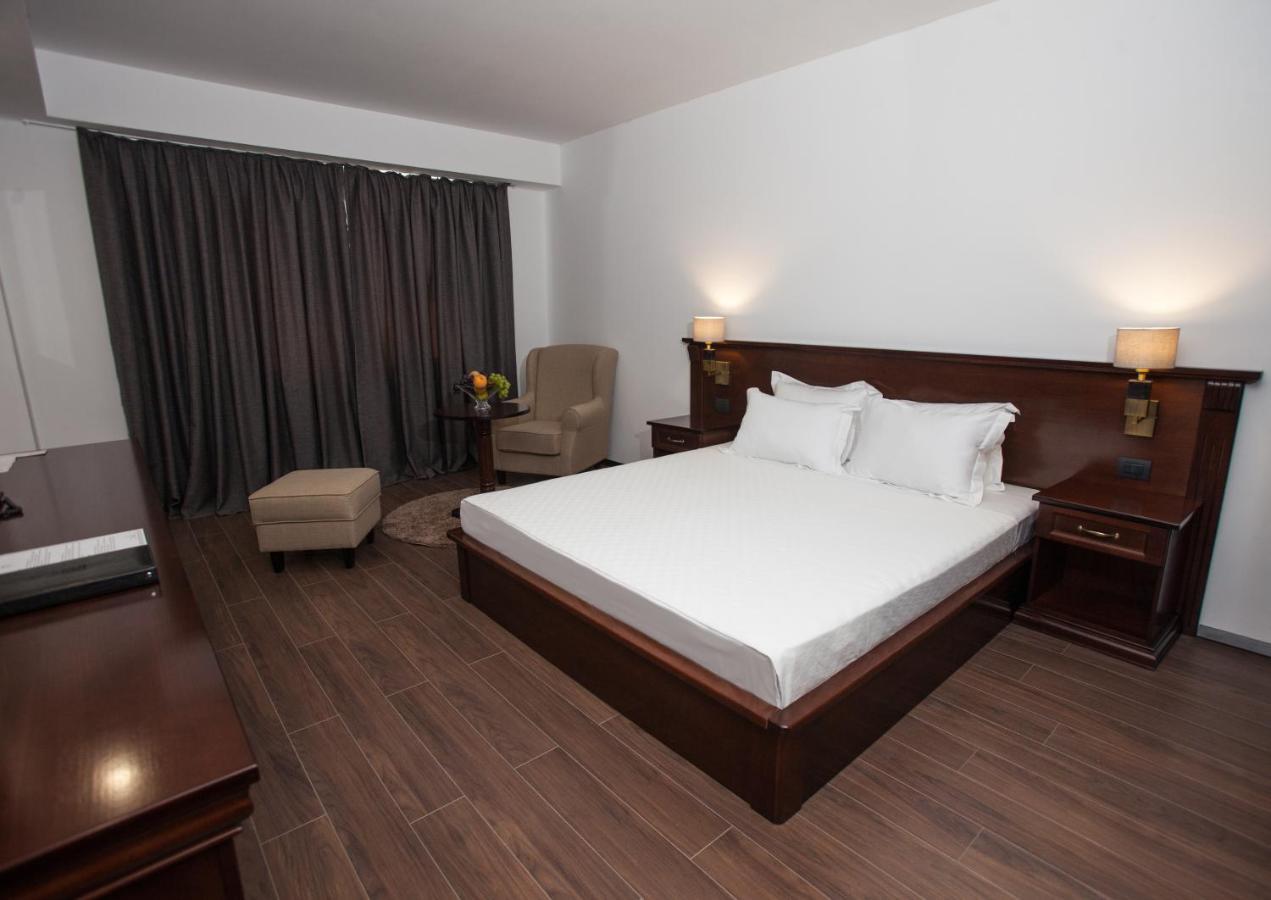 Hotel Sky Gevgelija Exteriér fotografie A bedroom at the hotel