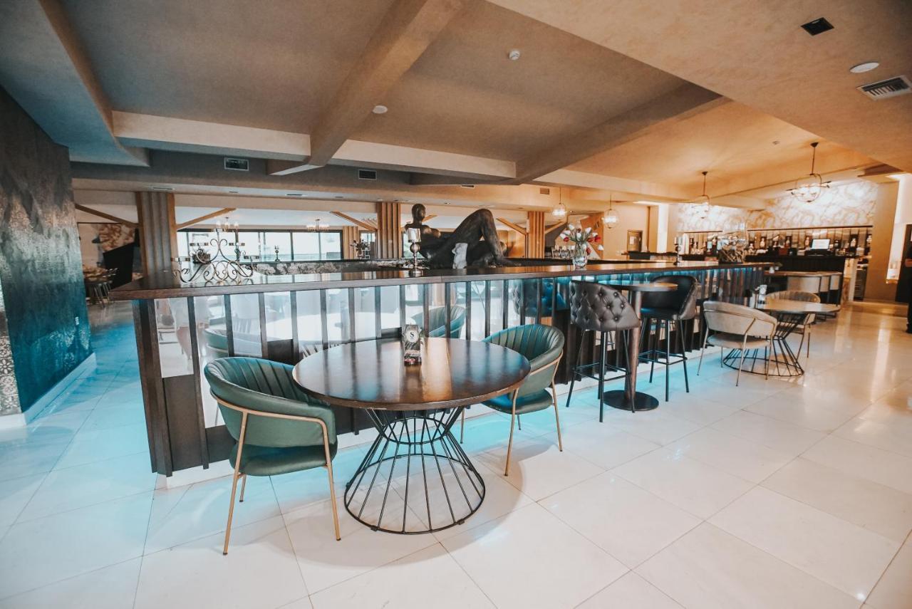 Hotel Sky Gevgelija Exteriér fotografie The lounge at the airport